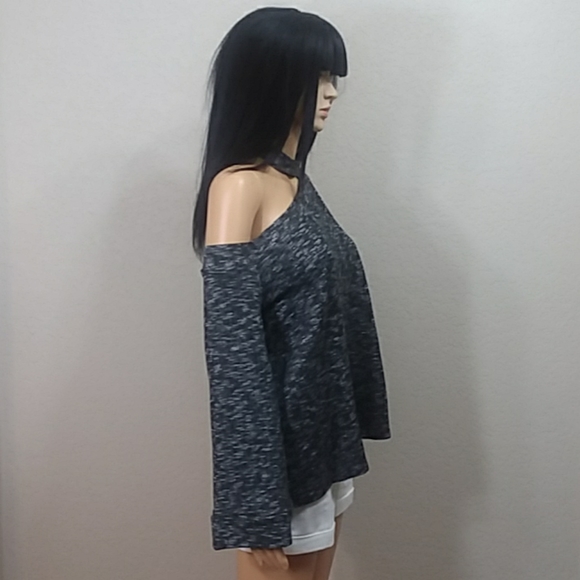 🌹Mock Neck Cutout Flare Long Sleeves Top Size S - Picture 4 of 7